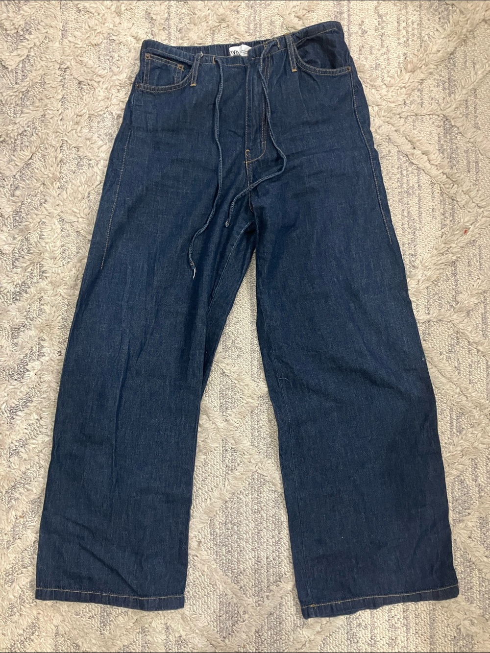 Zara , women’s US 6 , lightweight 100%’cotton , high rise denim pants